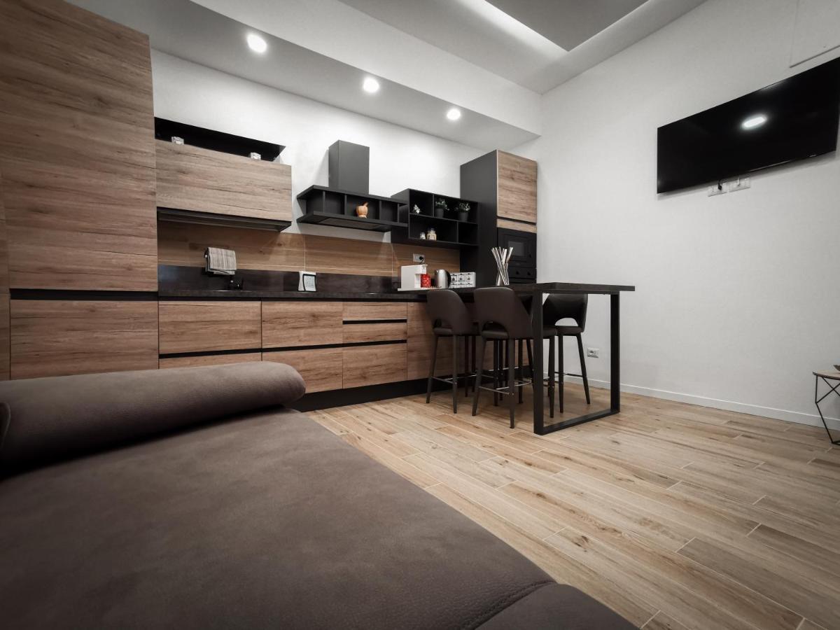 L Arche Comfort & Relax Brown Home Di Via Varesina Milano Exterior foto