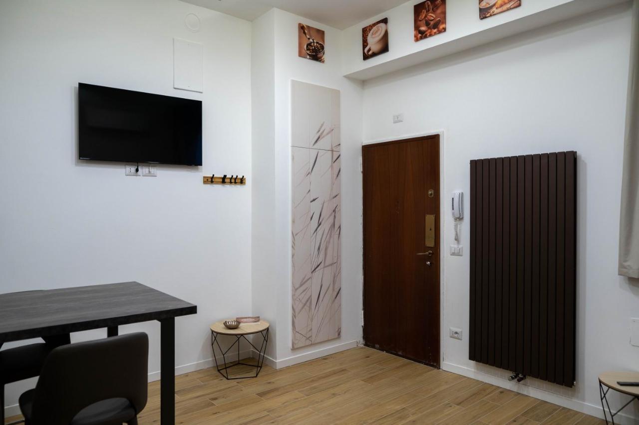 L Arche Comfort & Relax Brown Home Di Via Varesina Milano Exterior foto