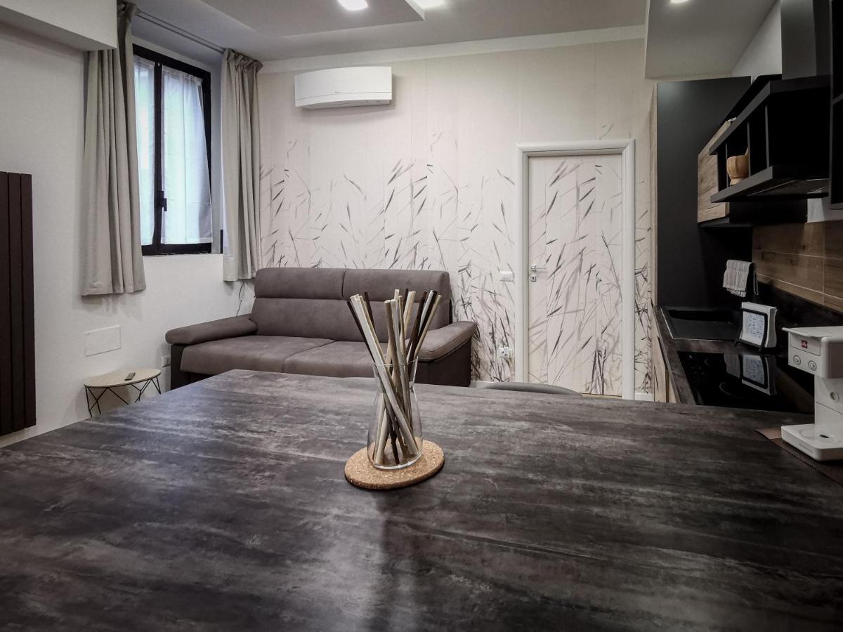 L Arche Comfort & Relax Brown Home Di Via Varesina Milano Exterior foto