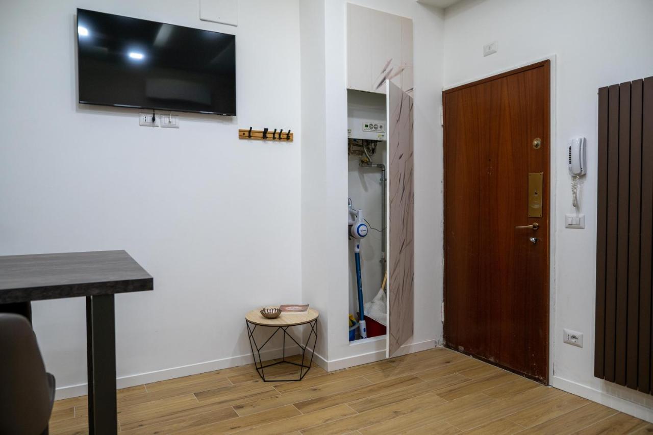 L Arche Comfort & Relax Brown Home Di Via Varesina Milano Exterior foto