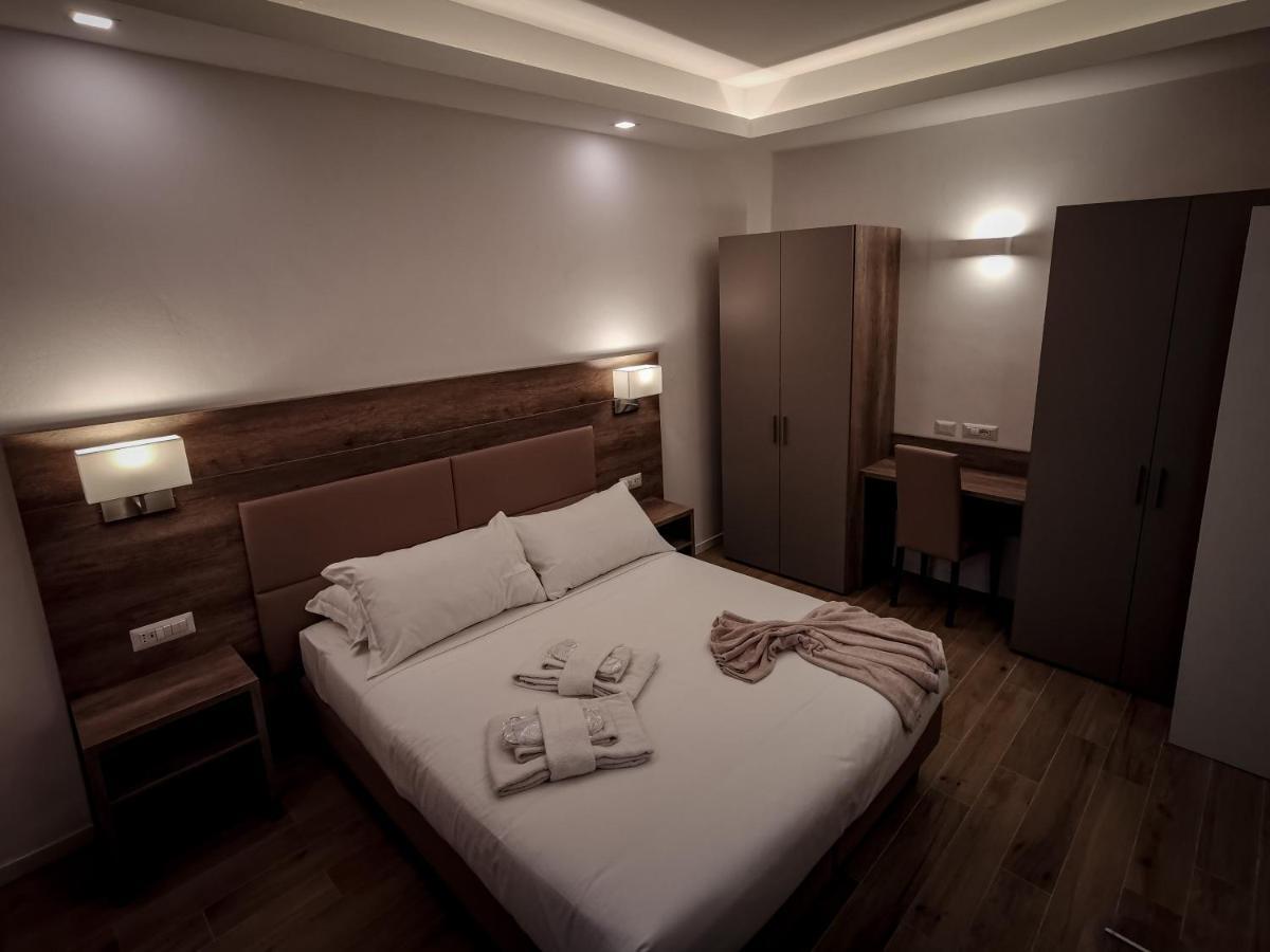 L Arche Comfort & Relax Brown Home Di Via Varesina Milano Exterior foto