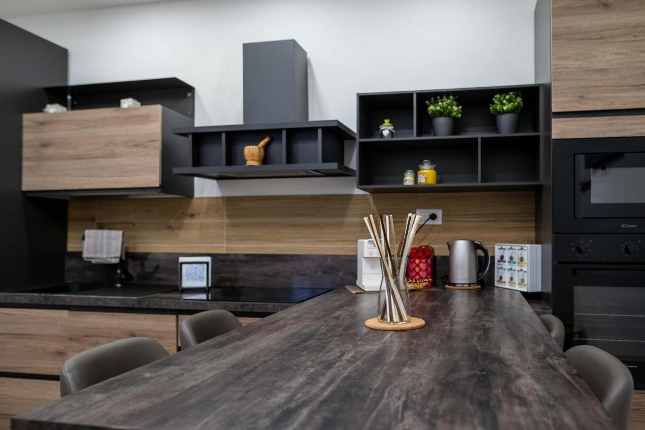 L Arche Comfort & Relax Brown Home Di Via Varesina Milano Exterior foto