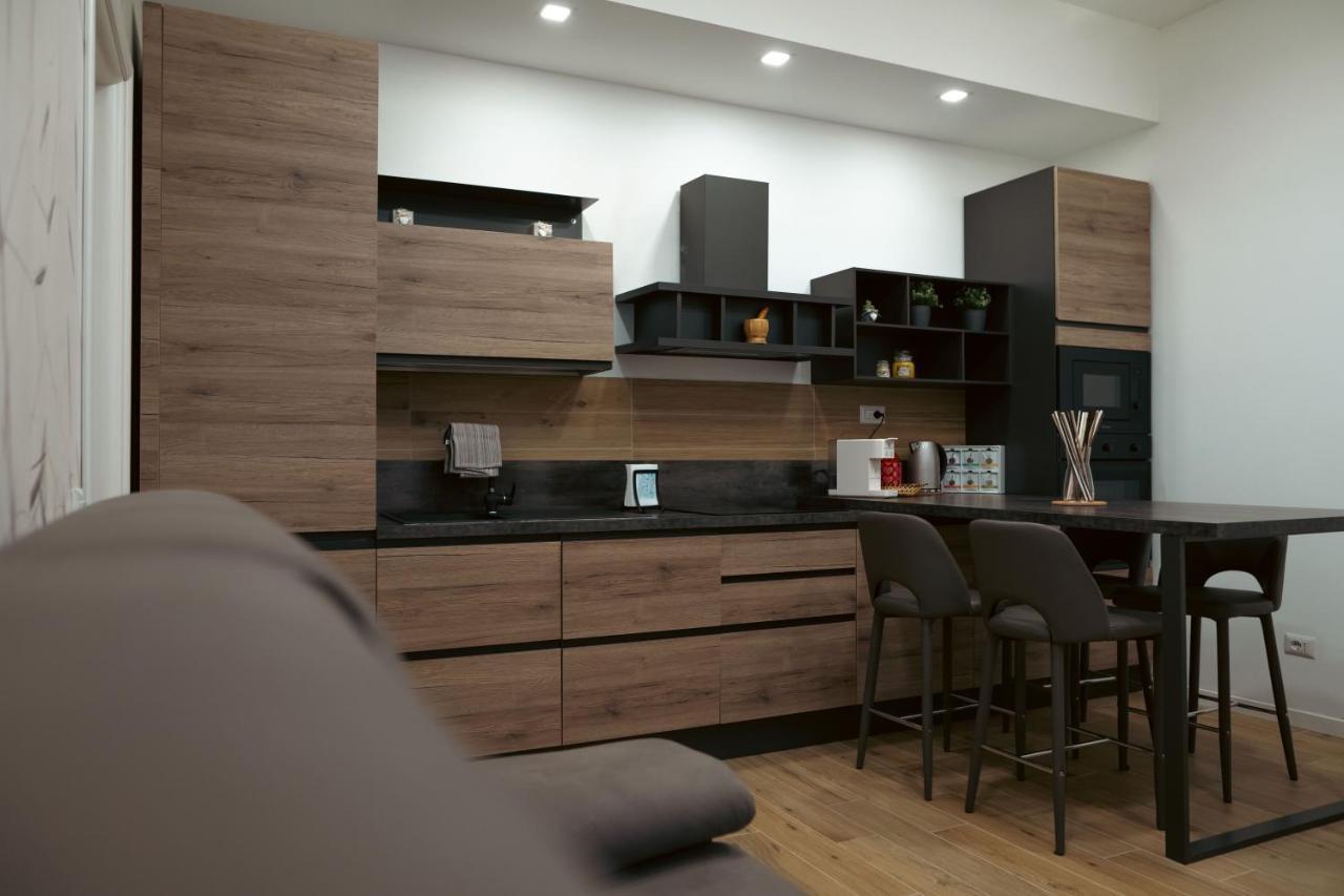 L Arche Comfort & Relax Brown Home Di Via Varesina Milano Exterior foto